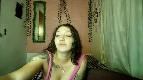 Snapshot of sexy_lolas chatting on April 2026 12:31:01 AM sexy lolas online show from April 2026 12:31:01 AM