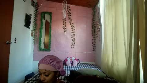 Snapshot of sexy_lolas chatting on May 2026 10:48:01 PM sexy lolas online show from May 2026 10:48:01 PM