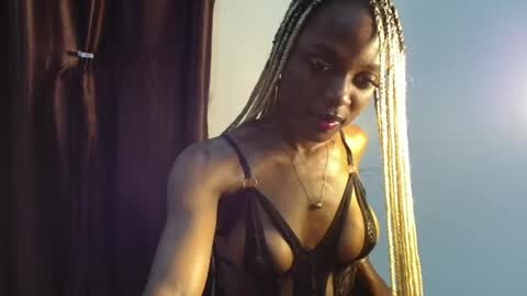 Snapshot of sexy_maureen chatting on April 2026 06:16:02 PM maggi online show from April 2026 06:16:02 PM