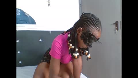 mimi online show from April 2026 12:05:02 PM