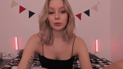 Ellie Mia online show from January 2025 07:53:01 PM