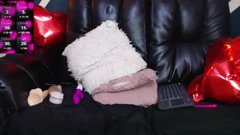 Snapshot of sexy_redgirl chatting on February 2025 03:00:02 AM karoline online show from February 2025 03:00:02 AM