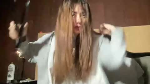 Alice Skay online show from November 2025 12:31:01 AM