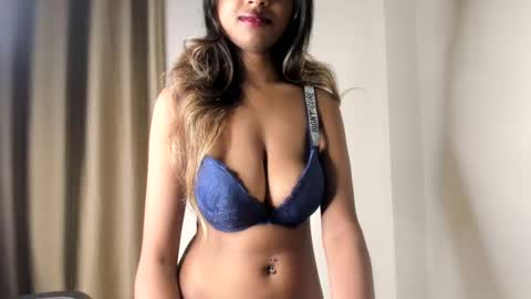 Snapshot of sexyaru chatting on November 2025 02:17:01 PM Aru online show from November 2025 02:17:01 PM