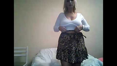 Snapshot of sexybabyforyou chatting on December 2024 06:37:01 AM sexybabyforyou online show from December 2024 06:37:01 AM