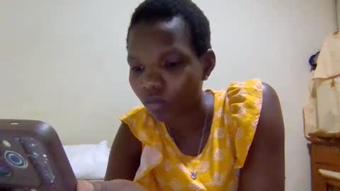 Snapshot of sexybrown14 chatting on October 2025 06:13:02 AM Essy online show from October 2025 06:13:02 AM