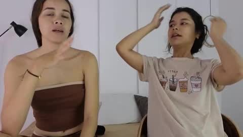 chanell and yina online show from November 2025 01:22:01 PM