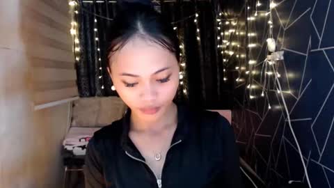 Miss Cheng online show from November 2025 08:47:01 AM