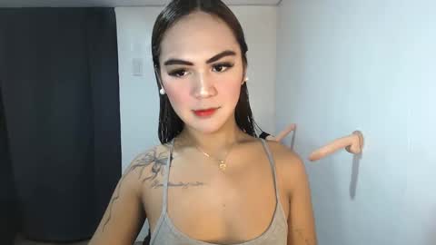 Snapshot of sexycheskax18 chatting on May 2026 12:02:01 PM pretty Cheska online show from May 2026 12:02:01 PM