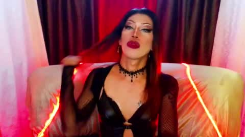 Snapshot of sexydevine_34 chatting on July 2026 08:33:01 PM Devine online show from July 2026 08:33:01 PM