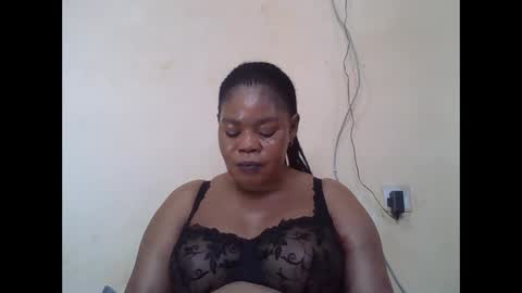 Snapshot of sexydove2 chatting on November 2025 06:12:01 AM EMILY online show from November 2025 06:12:01 AM