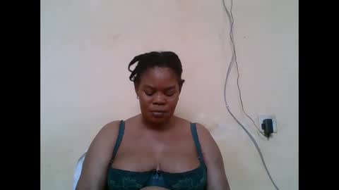 Snapshot of sexydove2 chatting on December 2025 07:02:02 AM EMILY online show from December 2025 07:02:02 AM