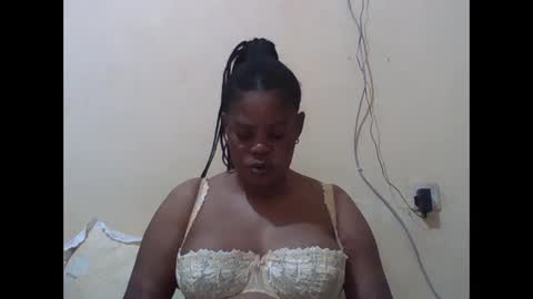 Snapshot of sexydove2 chatting on January 2026 03:33:01 AM EMILY online show from January 2026 03:33:01 AM