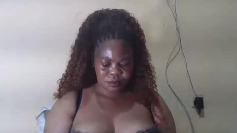 Snapshot of sexydove2 chatting on June 2026 02:43:02 AM EMILY online show from June 2026 02:43:02 AM