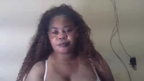 Snapshot of sexydove2 chatting on June 2026 06:43:01 PM EMILY online show from June 2026 06:43:01 PM