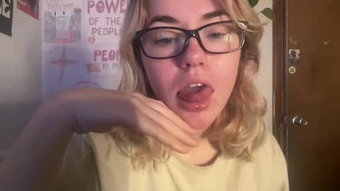 Snapshot of sexyflower21555 chatting on December 2024 04:53:01 AM sexyflower21555 online show from December 2024 04:53:01 AM