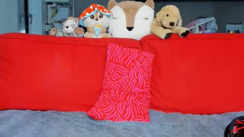 Ari online show from October 2025 06:28:02 PM