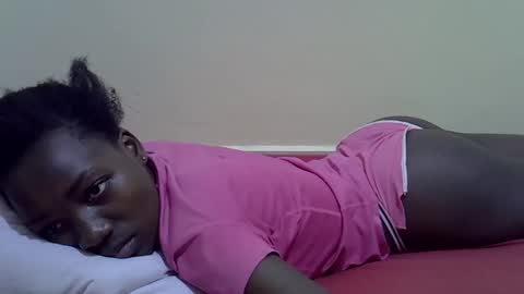 Snapshot of sexyghurl12 chatting on December 2025 03:50:02 PM sexyghurl12 online show from December 2025 03:50:02 PM