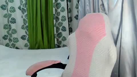 Snapshot of sexygirl_ynna chatting on July 2026 01:06:02 PM sexygirl_ynna online show from July 2026 01:06:02 PM