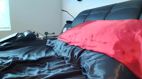 sexyhornyman1993 online show from February 2025 04:25:01 PM
