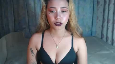 jeanken and jelian online show from December 2025 02:30:02 AM