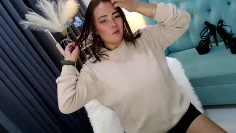 Snapshot of sexyjeanniecuntcums chatting on December 2024 03:58:01 PM JENNY online show from December 2024 03:58:01 PM