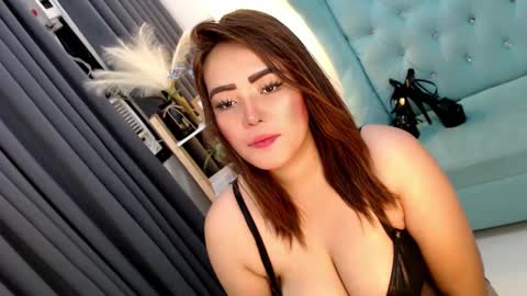 Snapshot of sexyjeanniecuntcums chatting on January 2025 11:03:01 PM JENNY online show from January 2025 11:03:01 PM