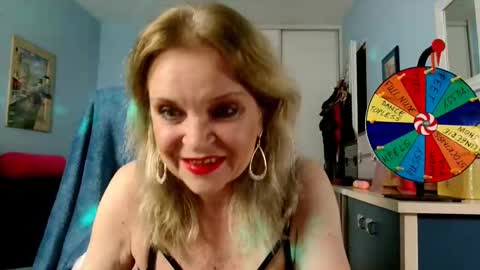 Jenny online show from October 2025 08:43:01 PM