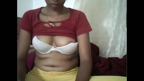 Snapshot of sexylarra12 chatting on January 2025 06:46:02 AM sexylarra12 online show from January 2025 06:46:02 AM