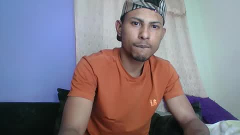 Snapshot of sexyleon69 chatting on September 2025 09:20:01 AM Sexy leon online show from September 2025 09:20:01 AM