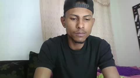 Snapshot of sexyleon69 chatting on November 2025 04:11:02 AM Sexy leon online show from November 2025 04:11:02 AM