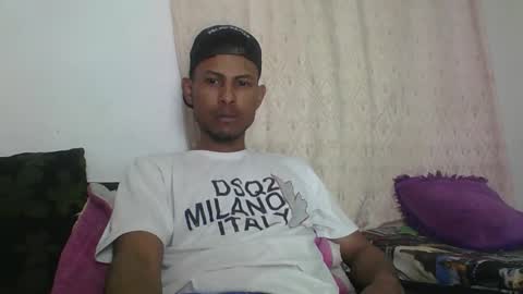 Snapshot of sexyleon69 chatting on January 2026 10:15:02 PM Sexy leon online show from January 2026 10:15:02 PM