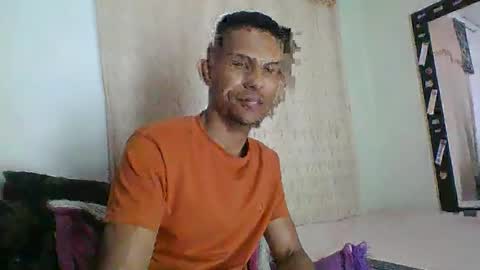 Snapshot of sexyleon69 chatting on February 2026 06:39:02 AM Sexy leon online show from February 2026 06:39:02 AM