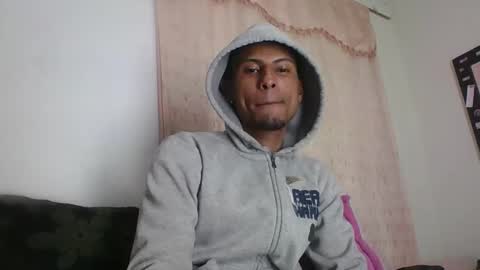 Snapshot of sexyleon69 chatting on February 2026 03:04:01 AM Sexy leon online show from February 2026 03:04:01 AM