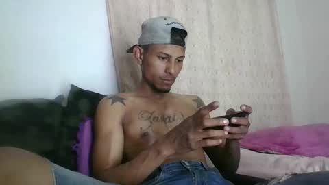 Snapshot of sexyleon69 chatting on March 2026 01:07:02 PM Sexy leon online show from March 2026 01:07:02 PM