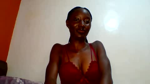 Snapshot of sexylucia5 chatting on June 2026 10:39:01 AM sexylucia5 online show from June 2026 10:39:01 AM