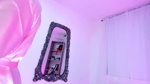 Snapshot of sexyly_fit chatting on February 2026 12:23:01 PM Alicia online show from February 2026 12:23:01 PM