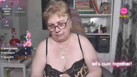 Snapshot of sexylynette4u chatting on June 2026 02:33:01 PM sexylynette4u online show from June 2026 02:33:01 PM
