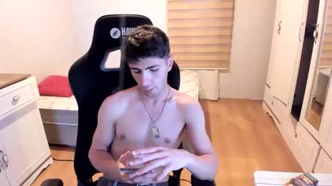 Snapshot of sexymann17 chatting on June 2026 04:53:02 PM sexymann17 online show from June 2026 04:53:02 PM
