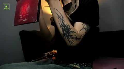 Sexy online show from January 2026 12:11:01 PM