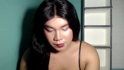 Mika online show from November 2025 12:33:01 AM