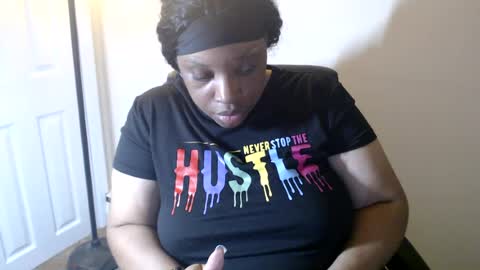 Snapshot of sexymona1218 chatting on July 2026 03:44:01 AM SexyMona online show from July 2026 03:44:01 AM