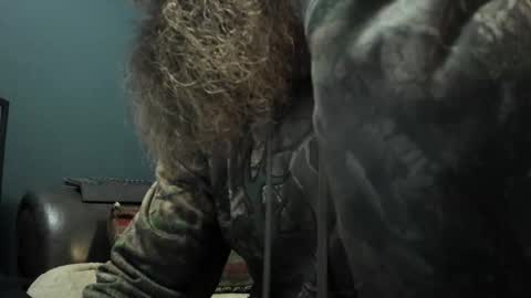 Sexymountainman420 online show from October 2025 05:58:02 PM