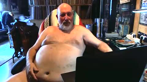 Grizz Lee Bear online show from September 2025 01:45:01 PM