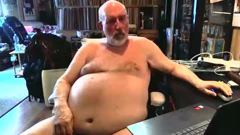 Grizz Lee Bear online show from October 2025 11:31:02 AM