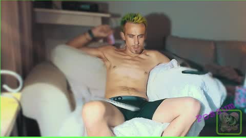 Snapshot of sexypossum chatting on April 2026 04:55:01 PM Possum online show from April 2026 04:55:01 PM