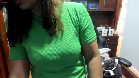 R A C H E L online show from November 2025 12:04:02 PM