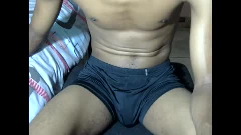 Enzo online show from November 2025 06:45:02 PM