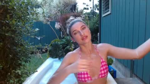 Snapshot of sexyserenah chatting on May 2026 04:40:02 AM Squriting serenah online show from May 2026 04:40:02 AM