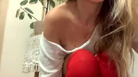 Anya online show from January 2025 07:10:02 PM